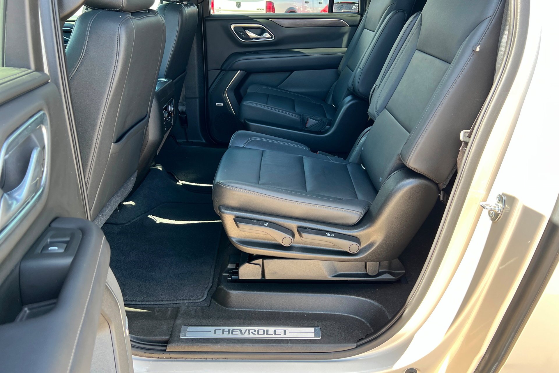 Used 2021 Empire Beige Metallic Chevrolet Z71 image 22