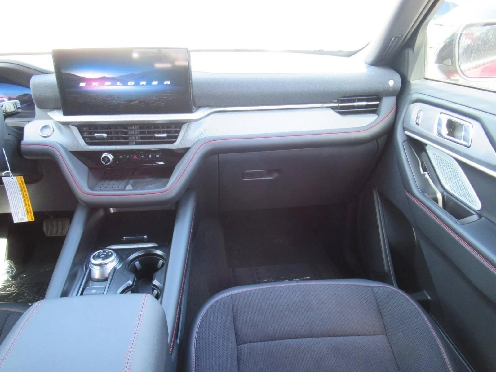 2025 Ford Explorer ST - Photo 14