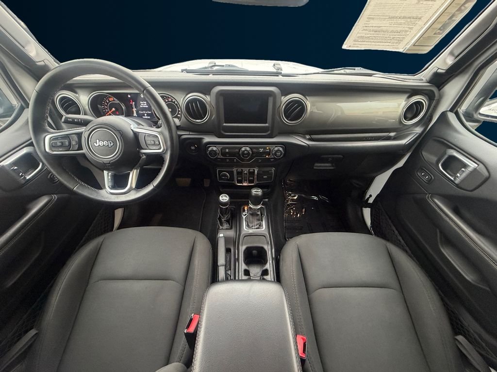 Used 2019 White Jeep Unlimited Sahara image 12