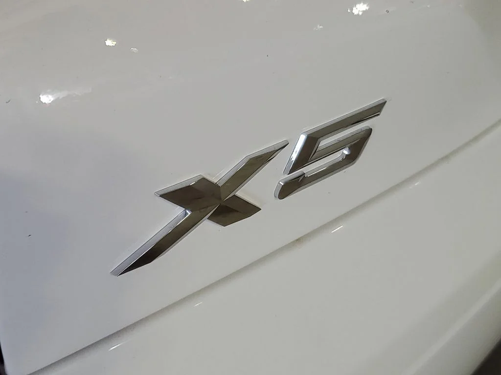 Used 2026 White BMW sDrive40i image 6