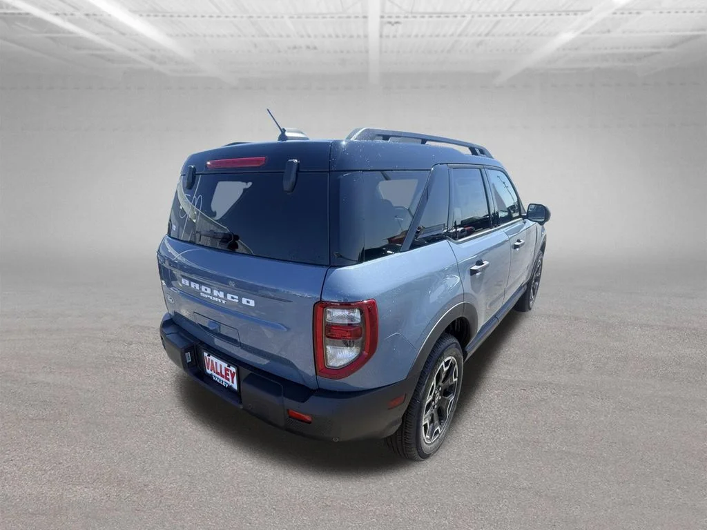 New 2026 Azure Gray Metallic Tri-Coat Ford Outer Banks® image 3