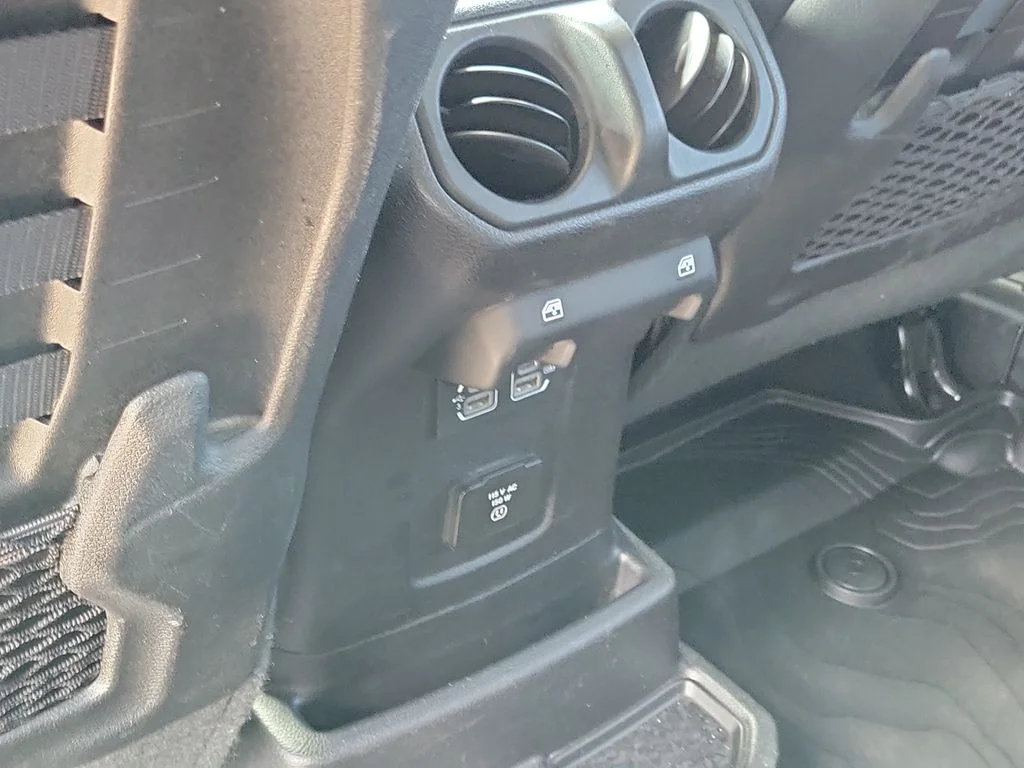 Used 2020 Red Jeep Unlimited Rubicon image 24