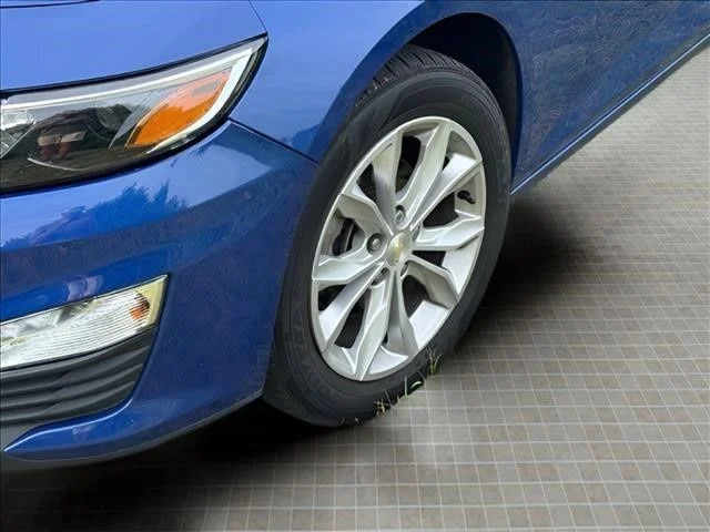Used 2023 Blue Chevrolet LT image 4