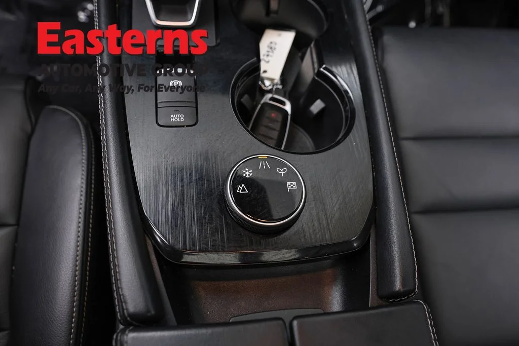 Used 2023 Gold Nissan SL image 21