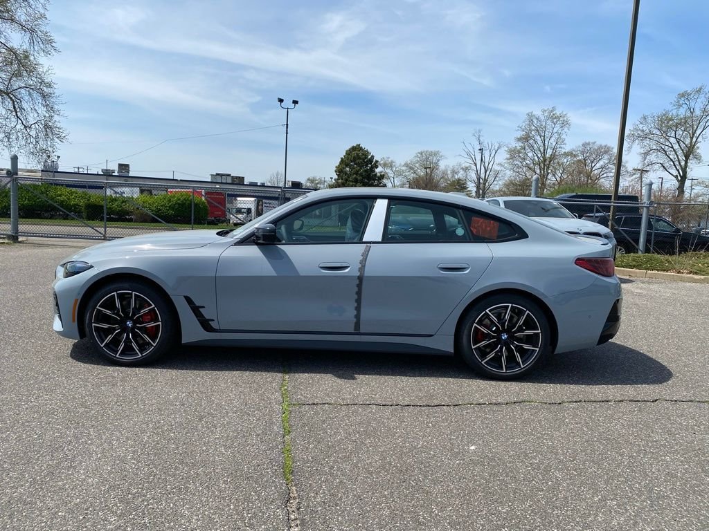 New 2026 Brooklyn Grey Metallic BMW M440i xDrive image 4