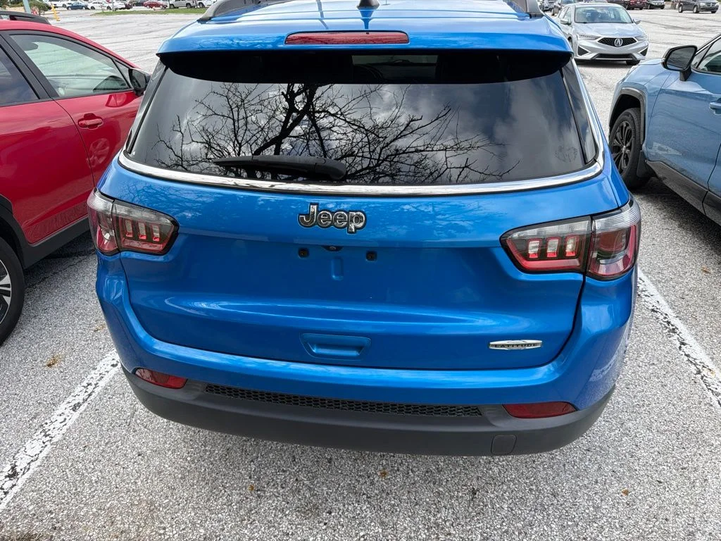 Used 2021 Blue Jeep Latitude image 4