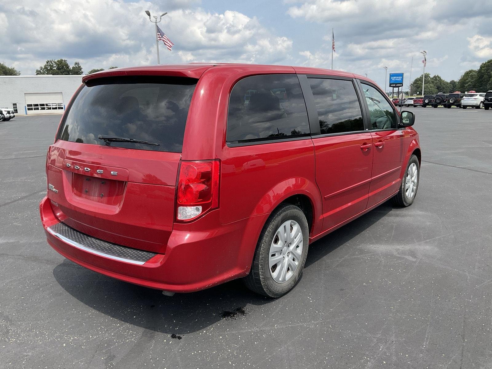 Used 2014 Redline 2 Coat Pearl Dodge SE image 6