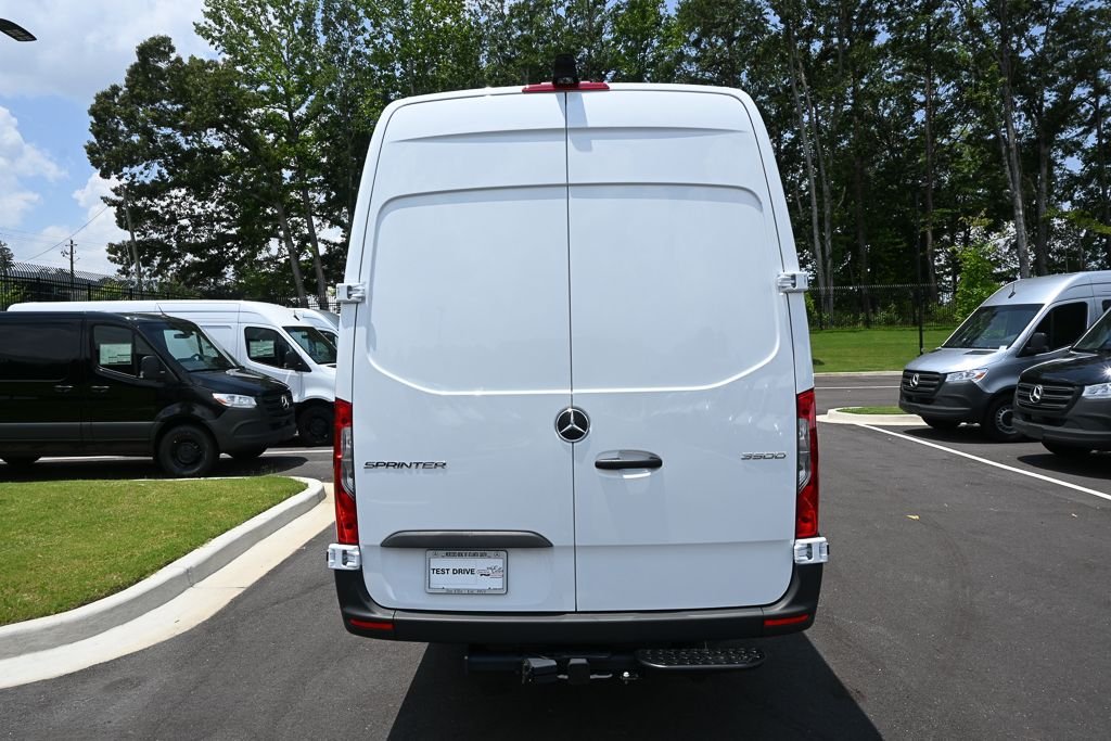 New 2026 Arctic White Mercedes-Benz Cargo 170 WB image 25