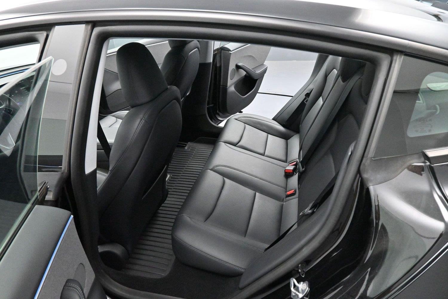 Used 2024 Black Tesla RWD *Ltd Avail* image 23