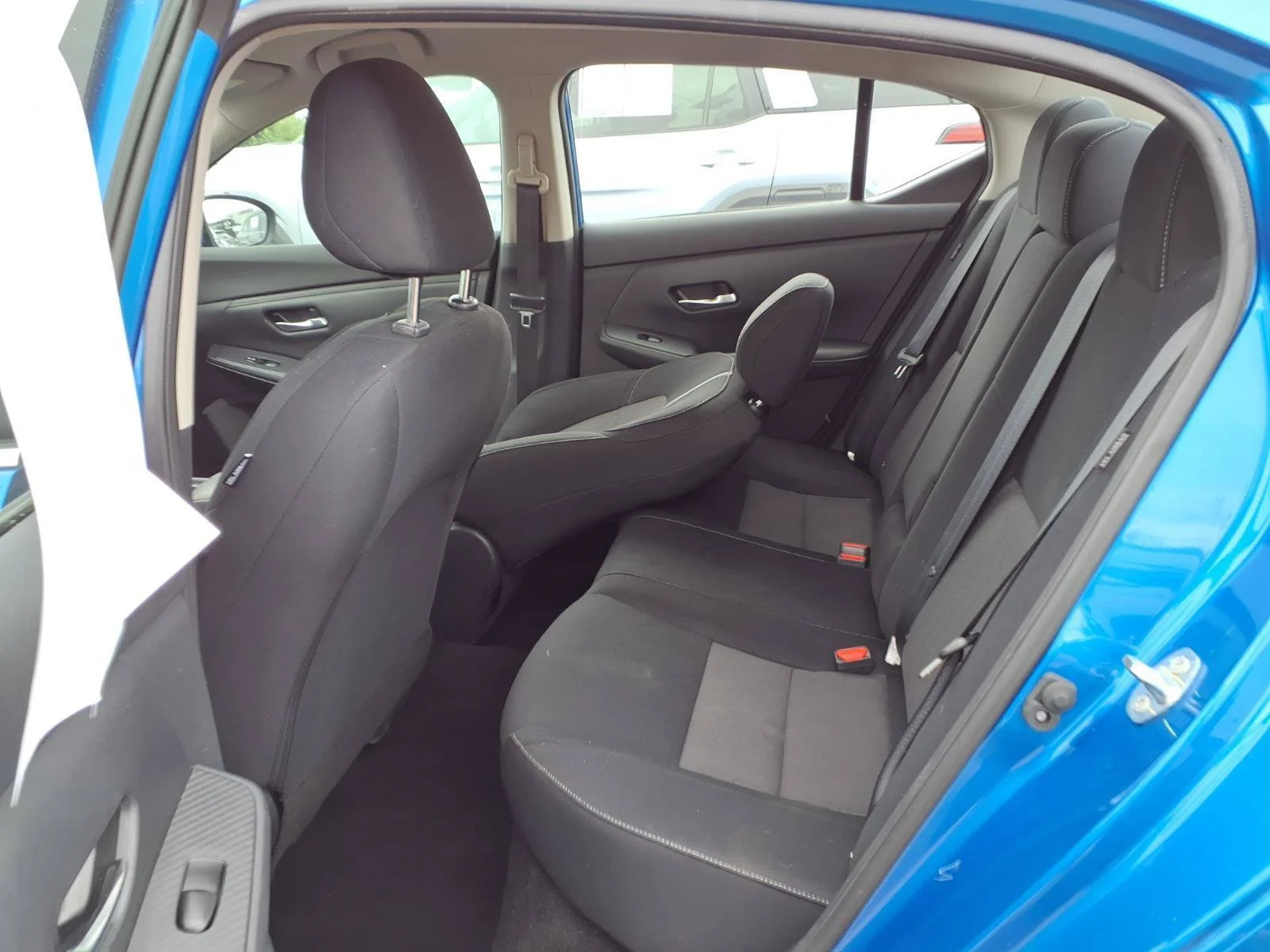 Used 2022 Electric Blue Metallic Nissan SV image 20