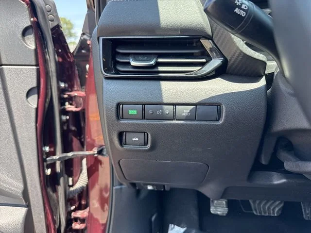 Used 2022 Red Nissan SV image 30