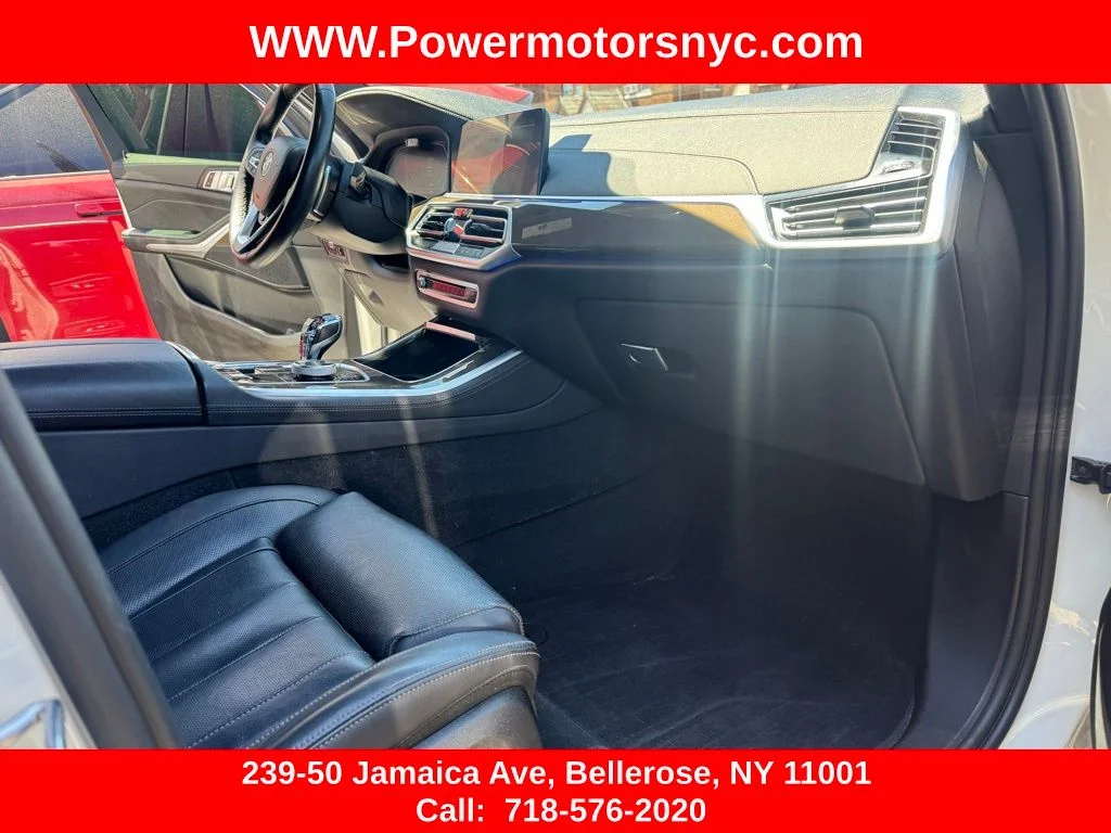 Used 2022 White BMW sDrive40i image 38