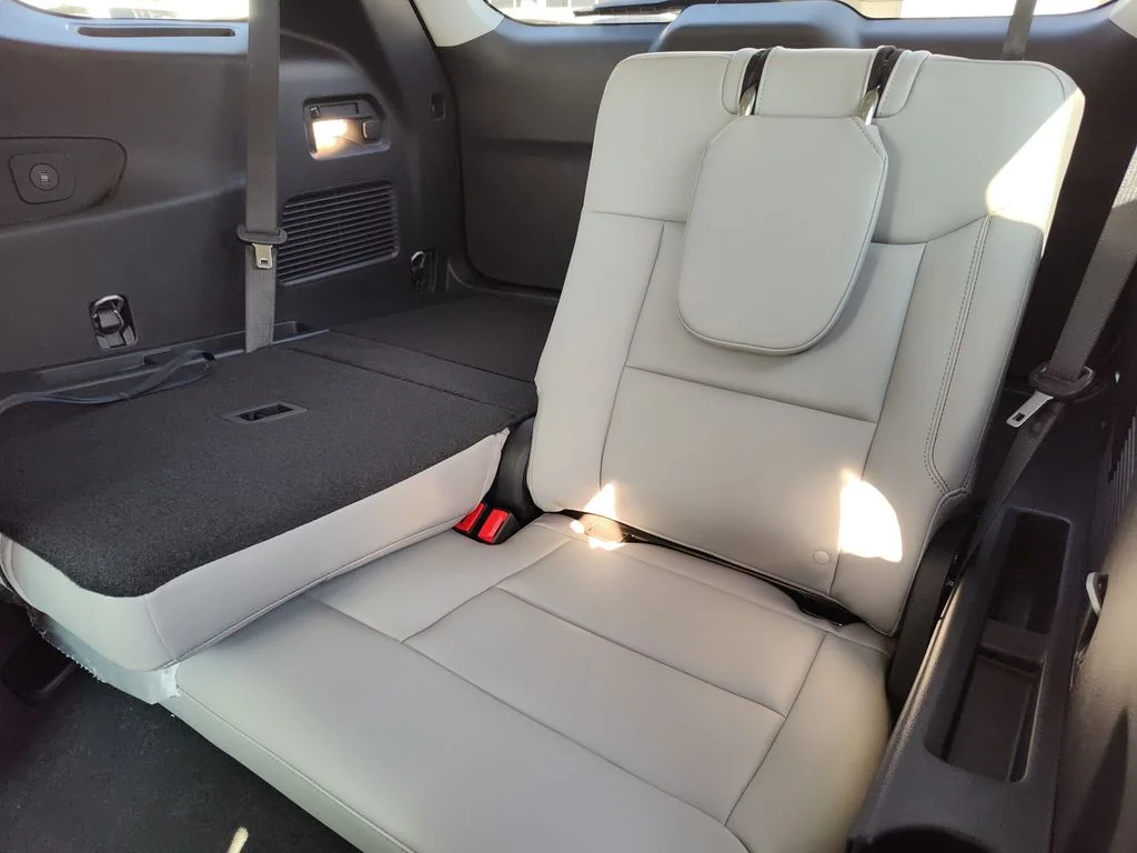 New 2026 Star White Metallic Tri-Coat Ford Active image 15