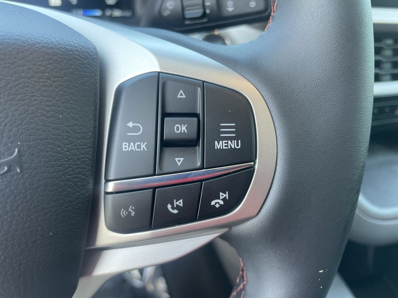 New 2026 Space White Metallic Ford Active image 28