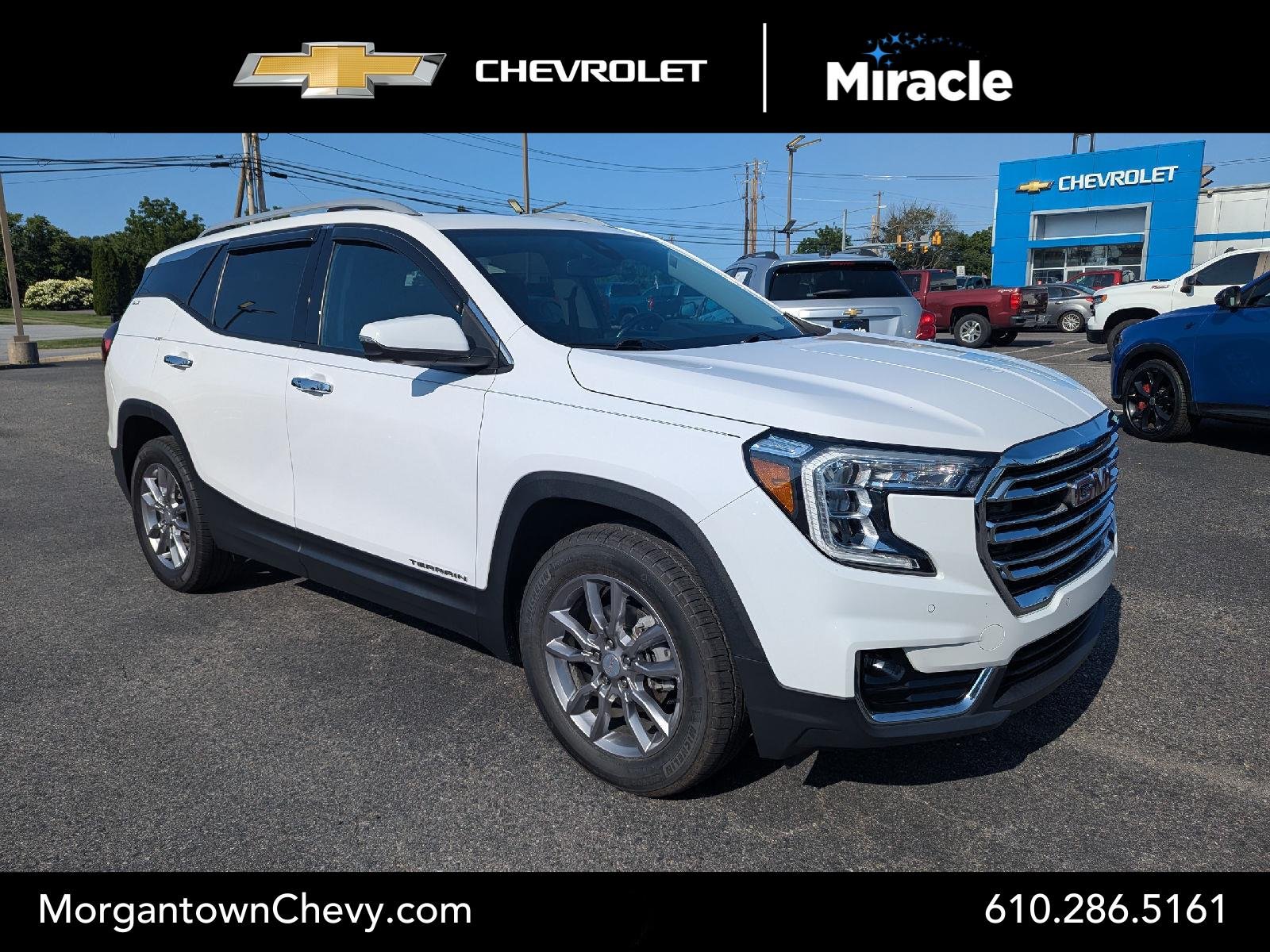 Used 2022 Summit White GMC SLT image 1