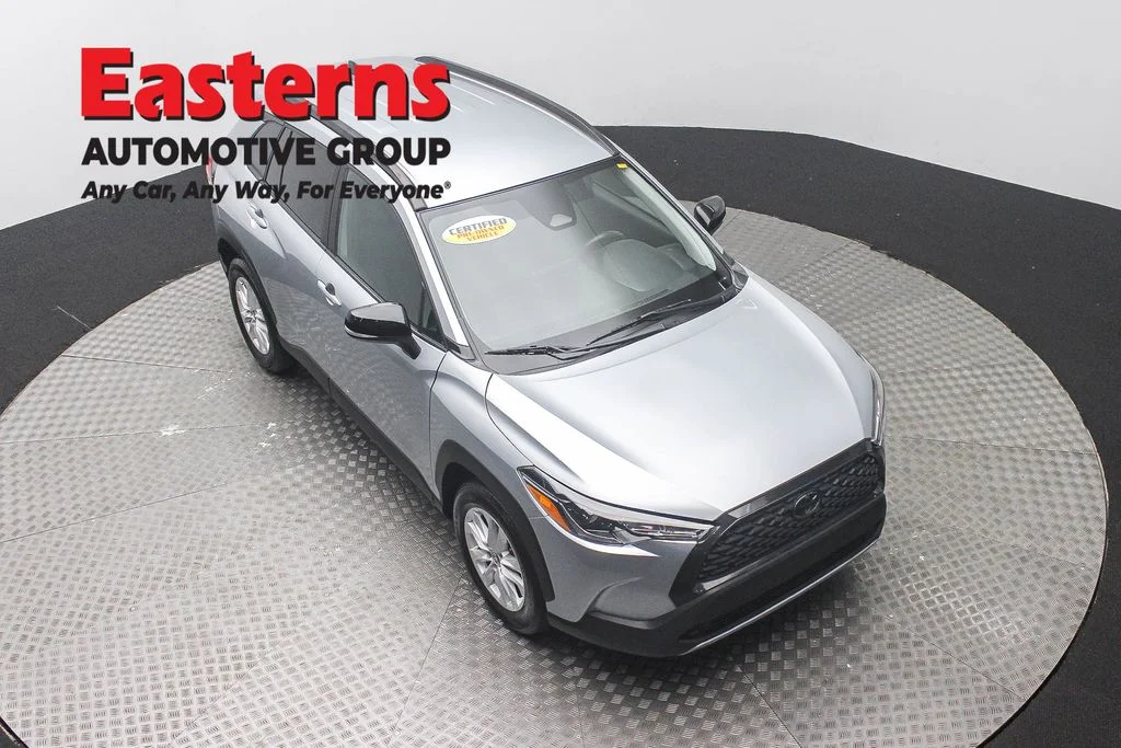 Used 2025 Silver Toyota LE image 3