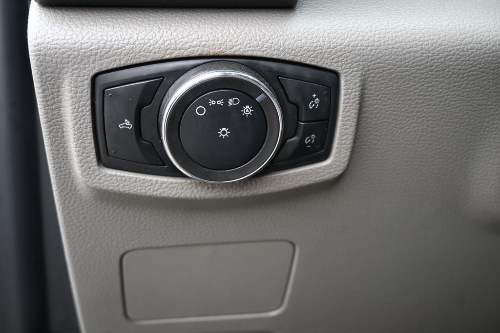 Used 2021 White Ford XL image 29