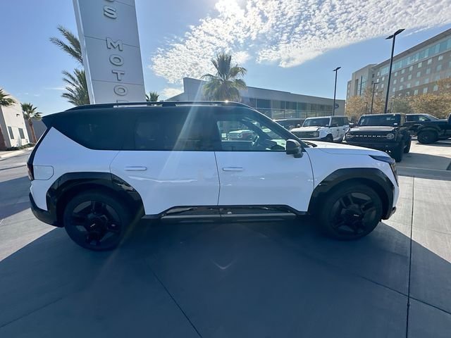 New 2026 Glacial White Pearl / Black Ro Kia GT-Line AWD image 8