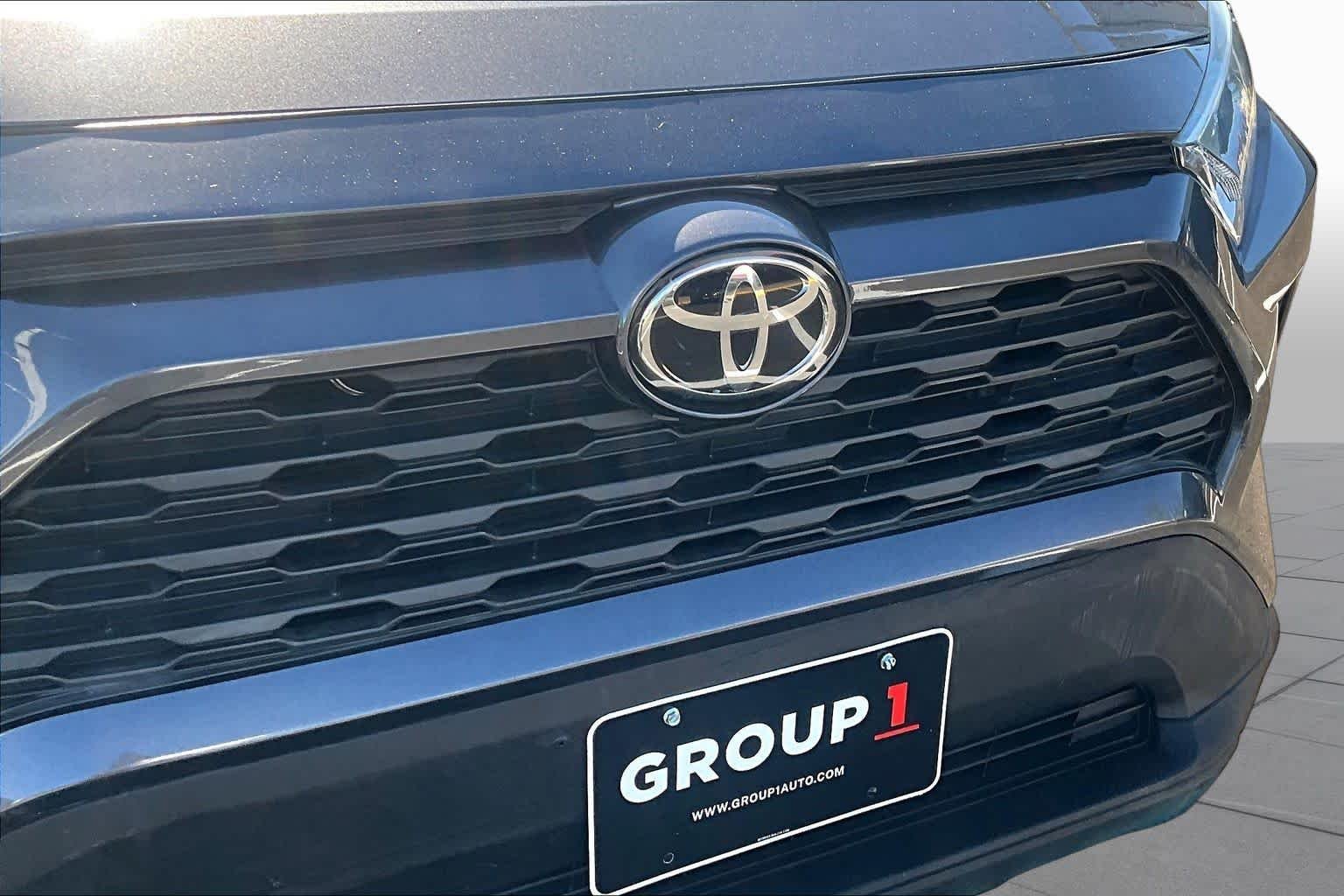 Used 2021 Magnetic Gray Metallic Toyota XLE image 30