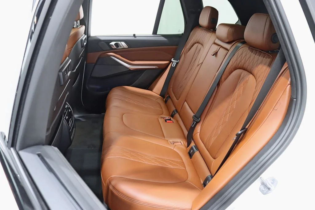 Used 2023 White BMW xDrive45e image 35