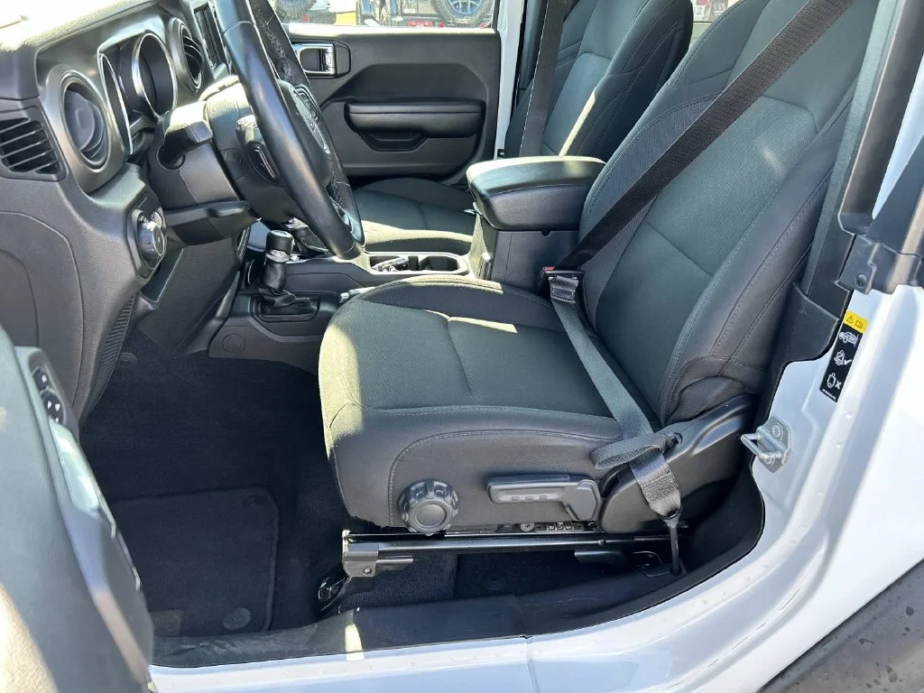 Used 2021 White Jeep Sport S image 36