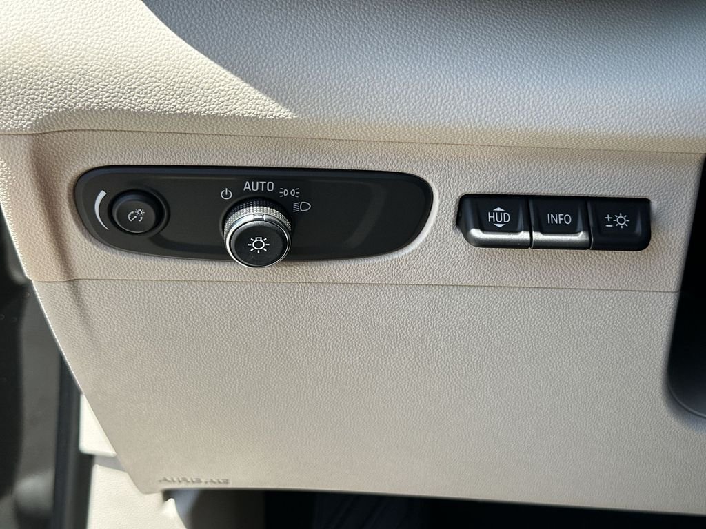 Used 2023 Ebony Twilight Metallic Buick Avenir image 18