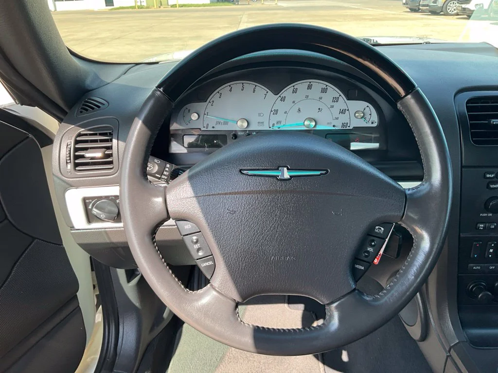 Used 2002 White Ford Base image 9