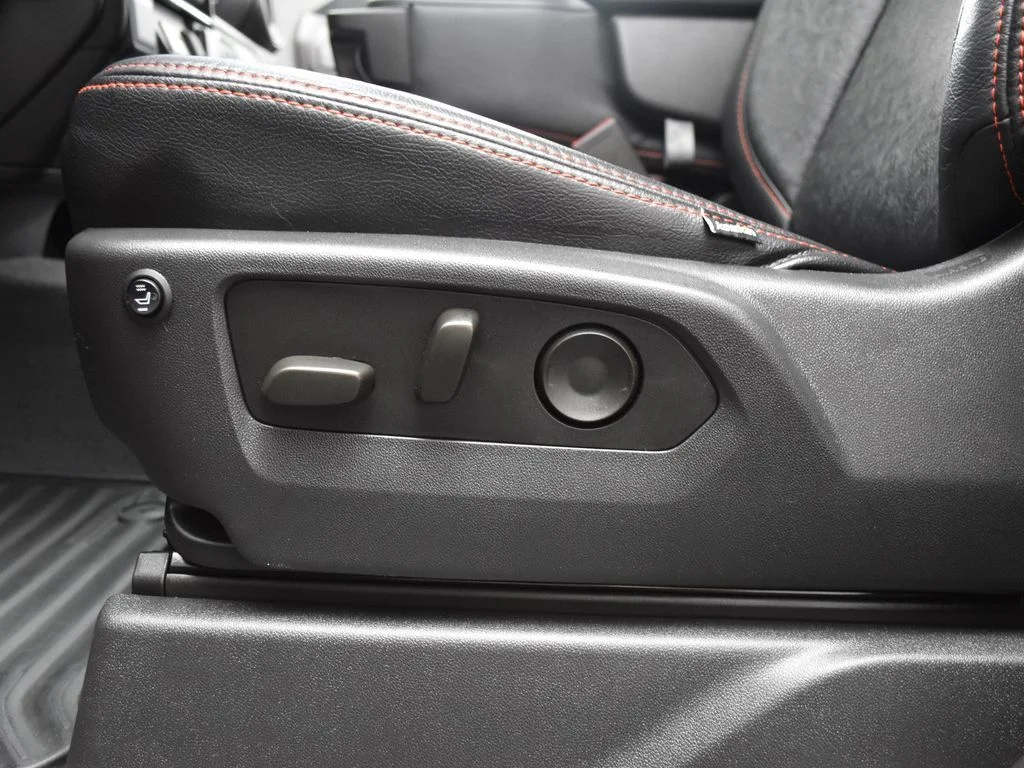 Used 2022 Red Chevrolet Custom image 22