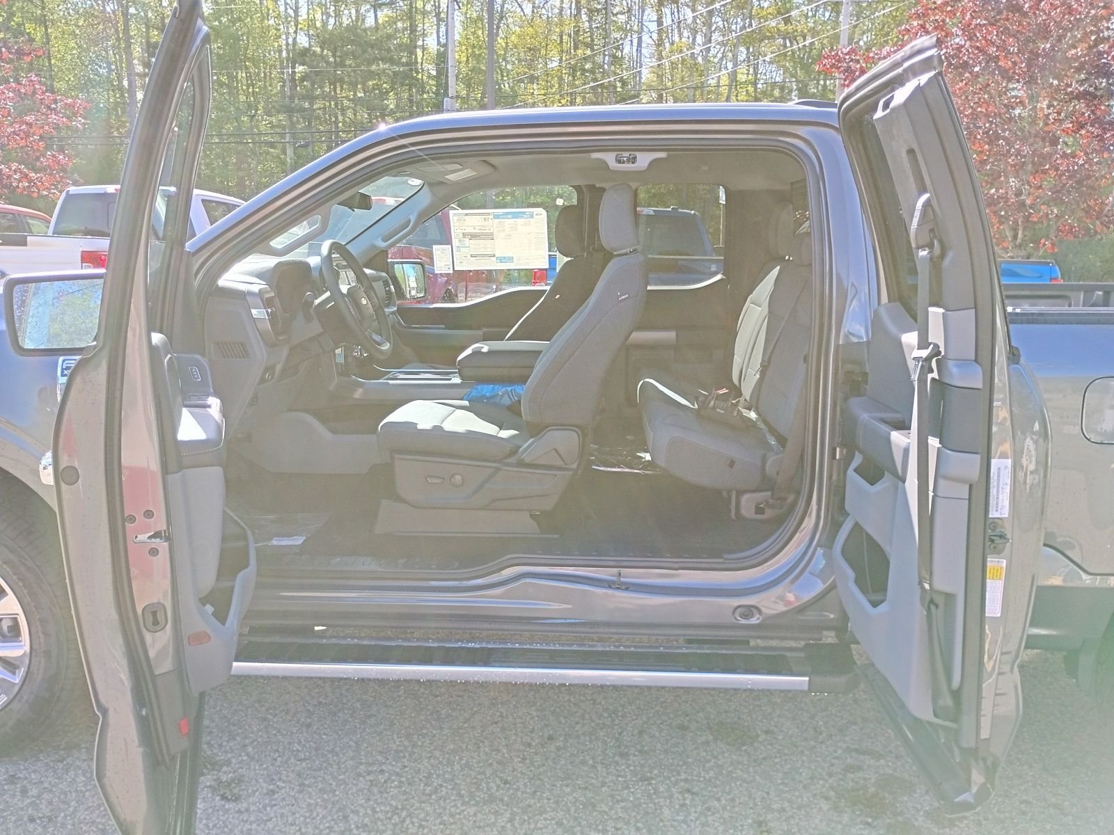 New 2026 Carbonized Gray Metallic Ford XLT image 10