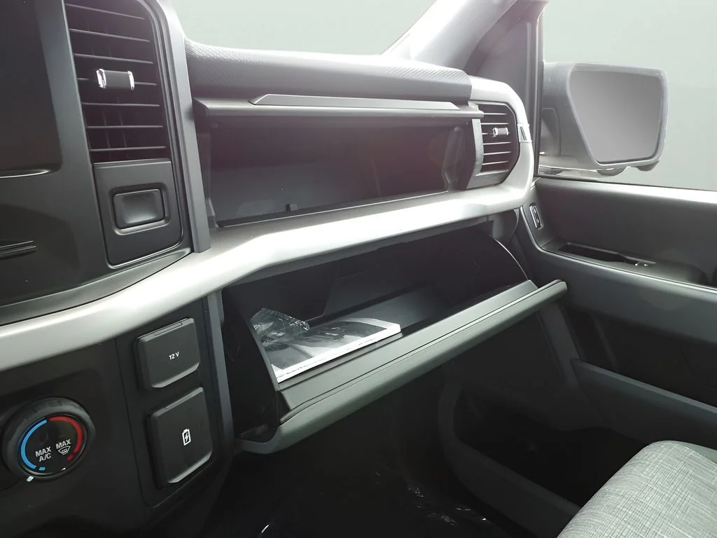 Used 2023 Oxford White Ford XLT image 28