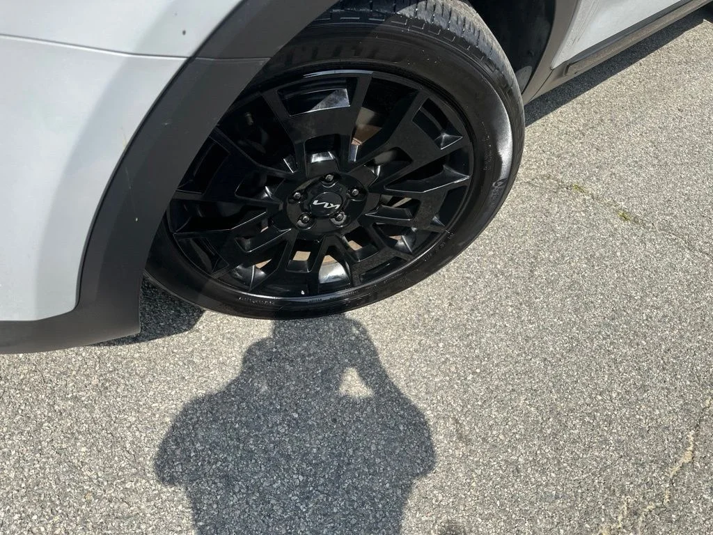 Used 2022 Gray Kia SX image 2