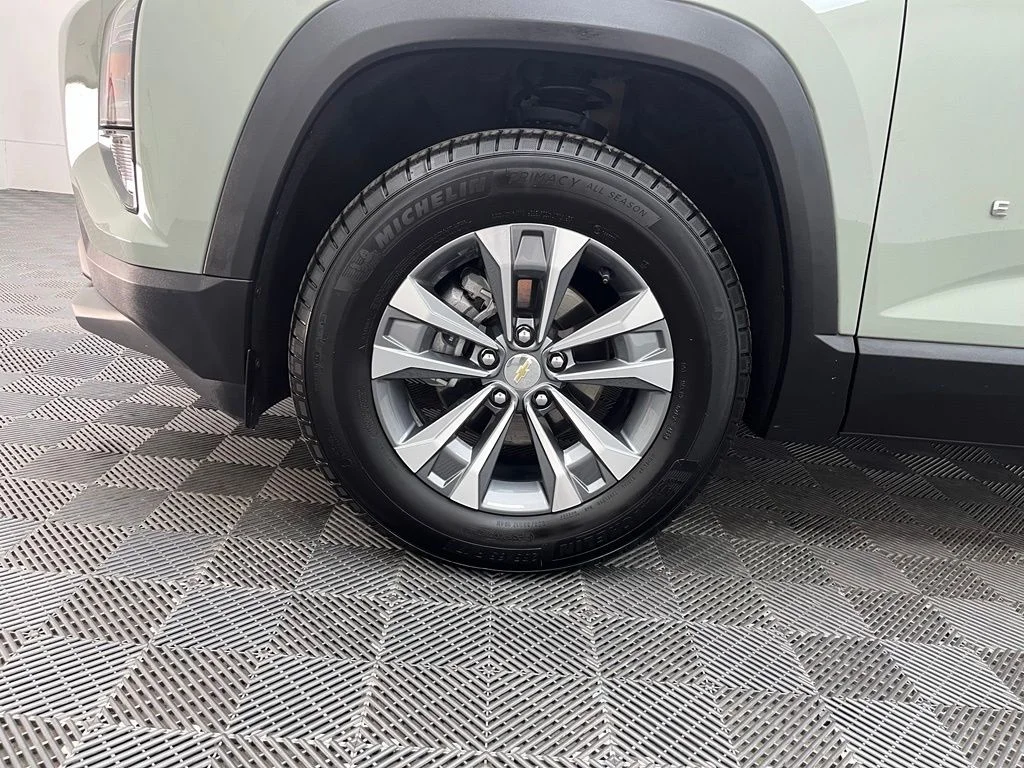 Used 2025 Green Chevrolet LT image 15