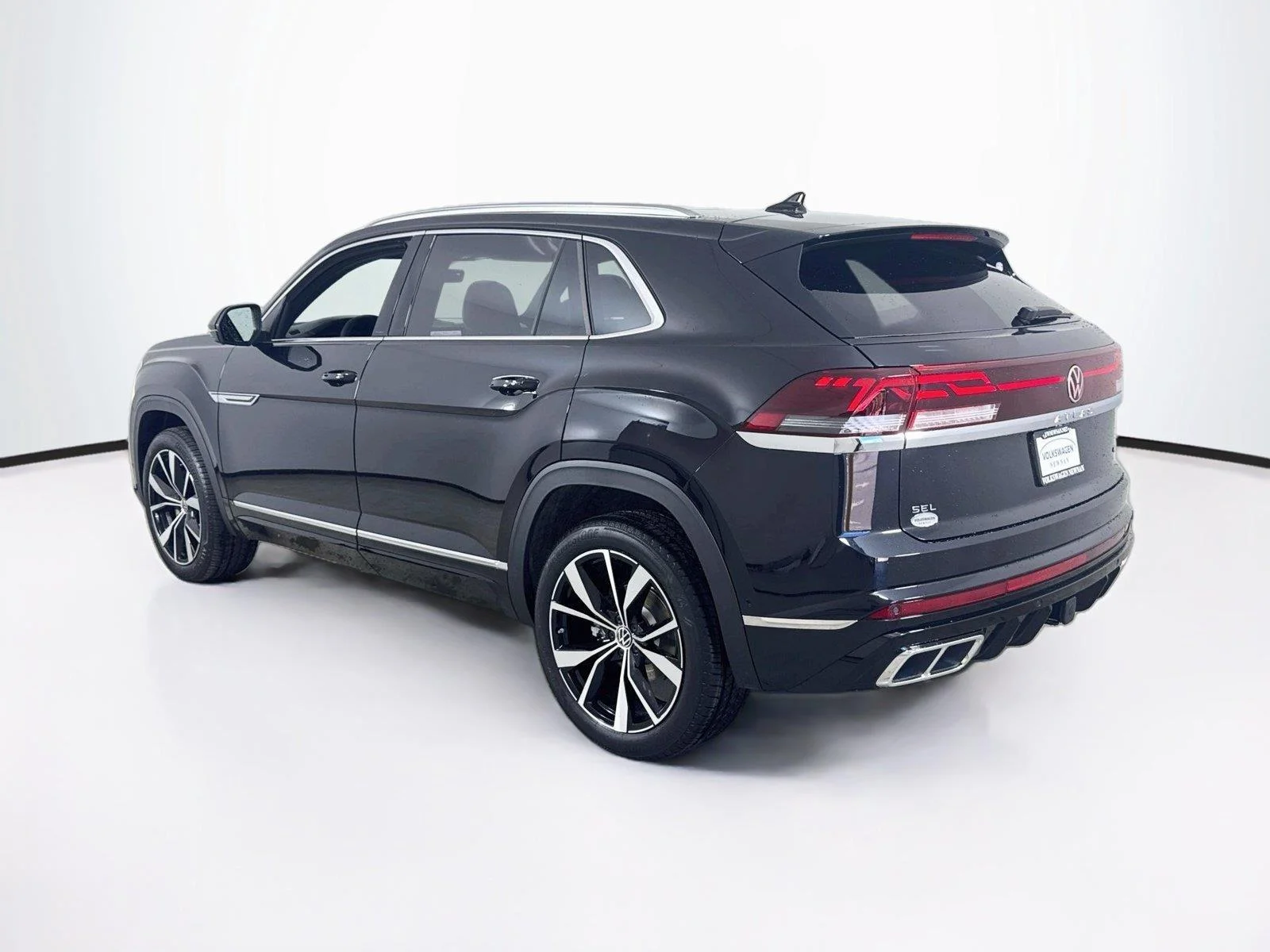 New 2026 Deep Black Pearl Volkswagen 2.0T SEL Premium R-Line image 7