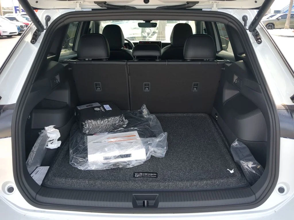 New 2026 White/off-white Volkswagen 2.0T SE R-Line Black image 9