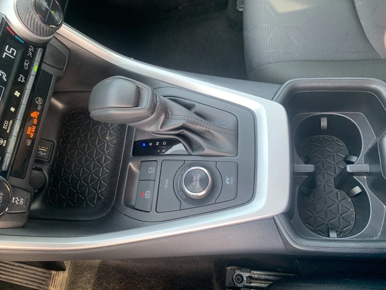 Used 2025 White Toyota XLE image 24