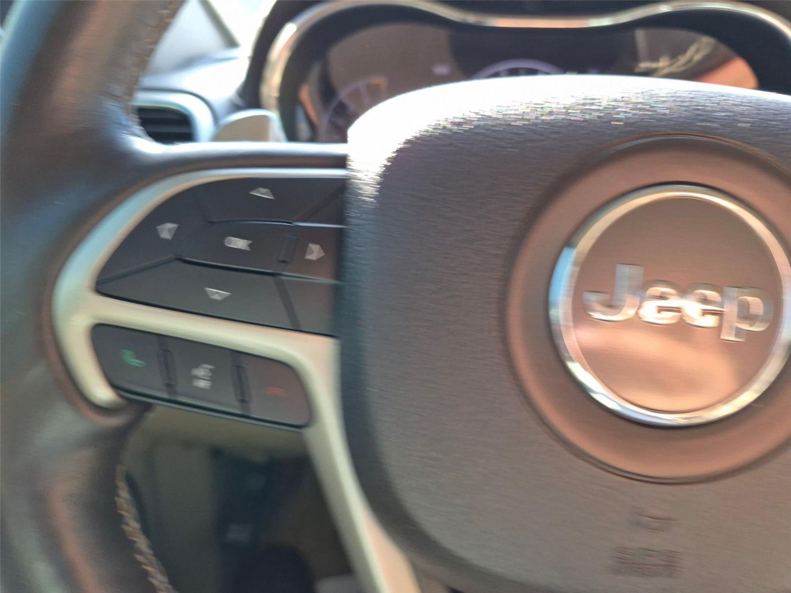 Used 2017 Walnut Brown Metallic Clearcoat Jeep Overland image 17