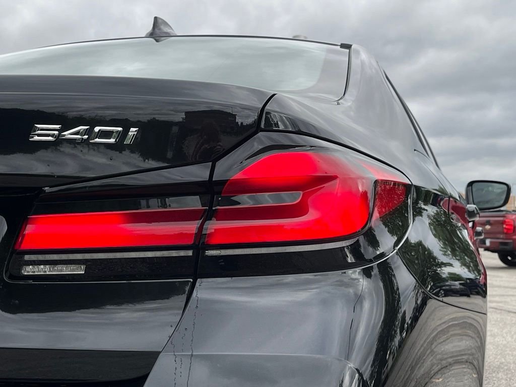 Used 2022 Black Sapphire Metallic BMW 540i xDrive image 12