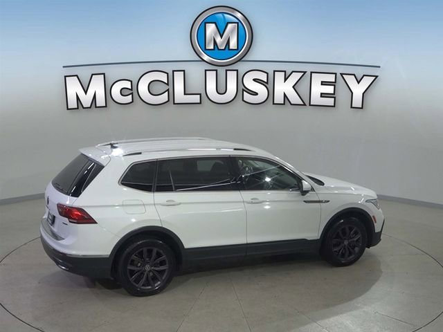 Used 2022 Pure White Volkswagen SE image 4