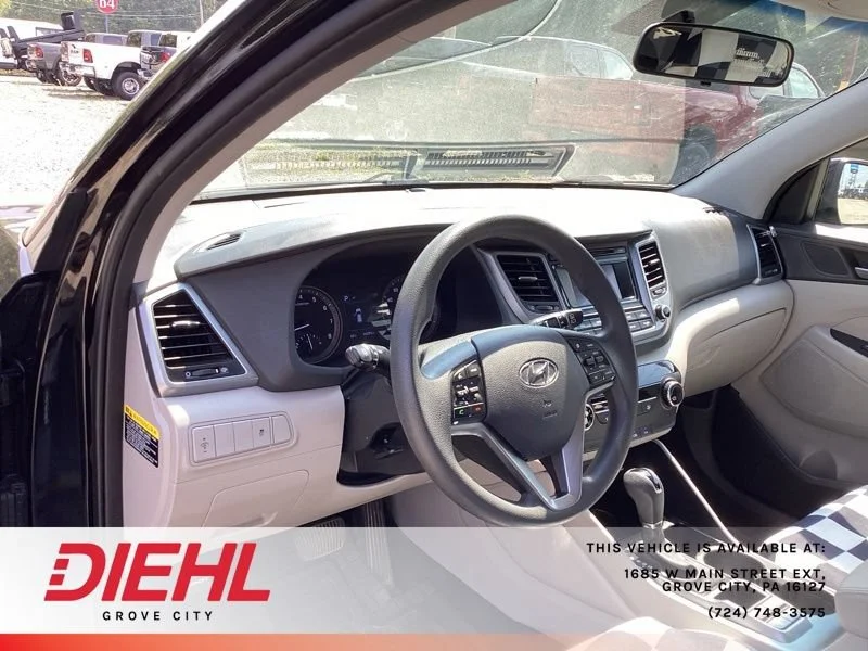 Used 2018 Black Hyundai SE image 15