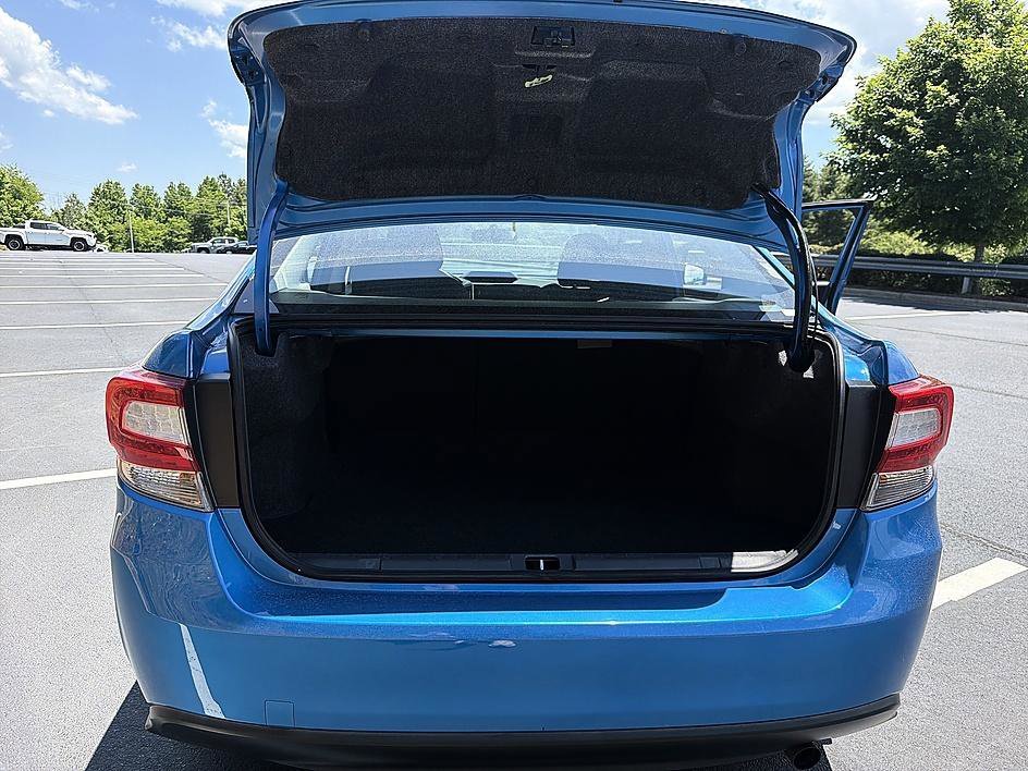 Used 2022 Ocean Blue Pearl Subaru Base image 21