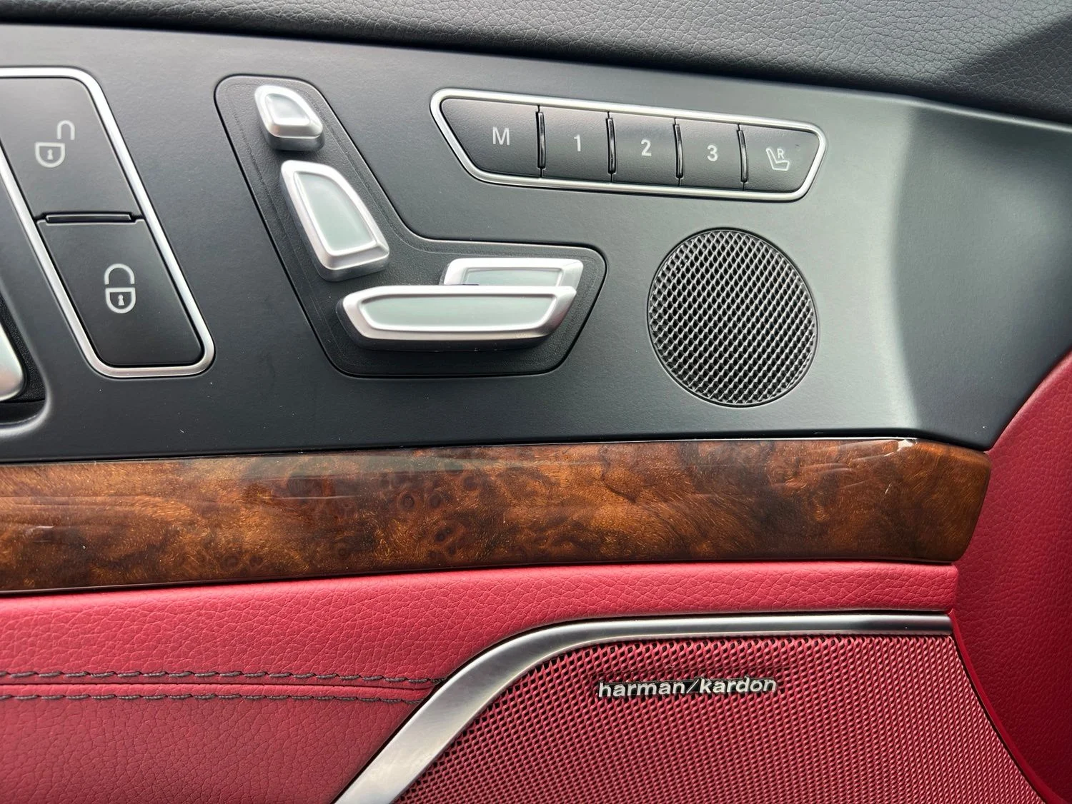 Used 2019 Silver Mercedes-Benz SL 550 image 25