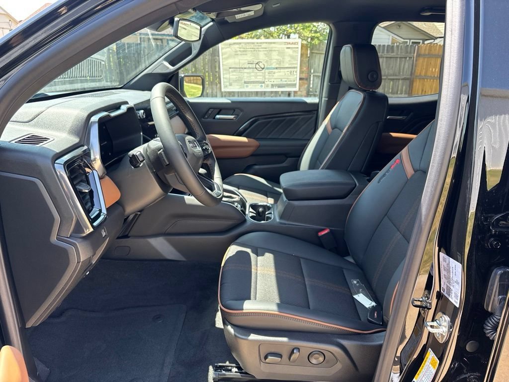 2026 GMC Canyon AT4 - Photo 15