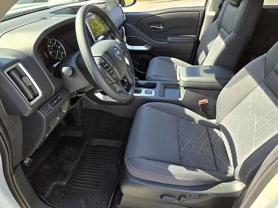 2026 Nissan Frontier SV - Photo 9