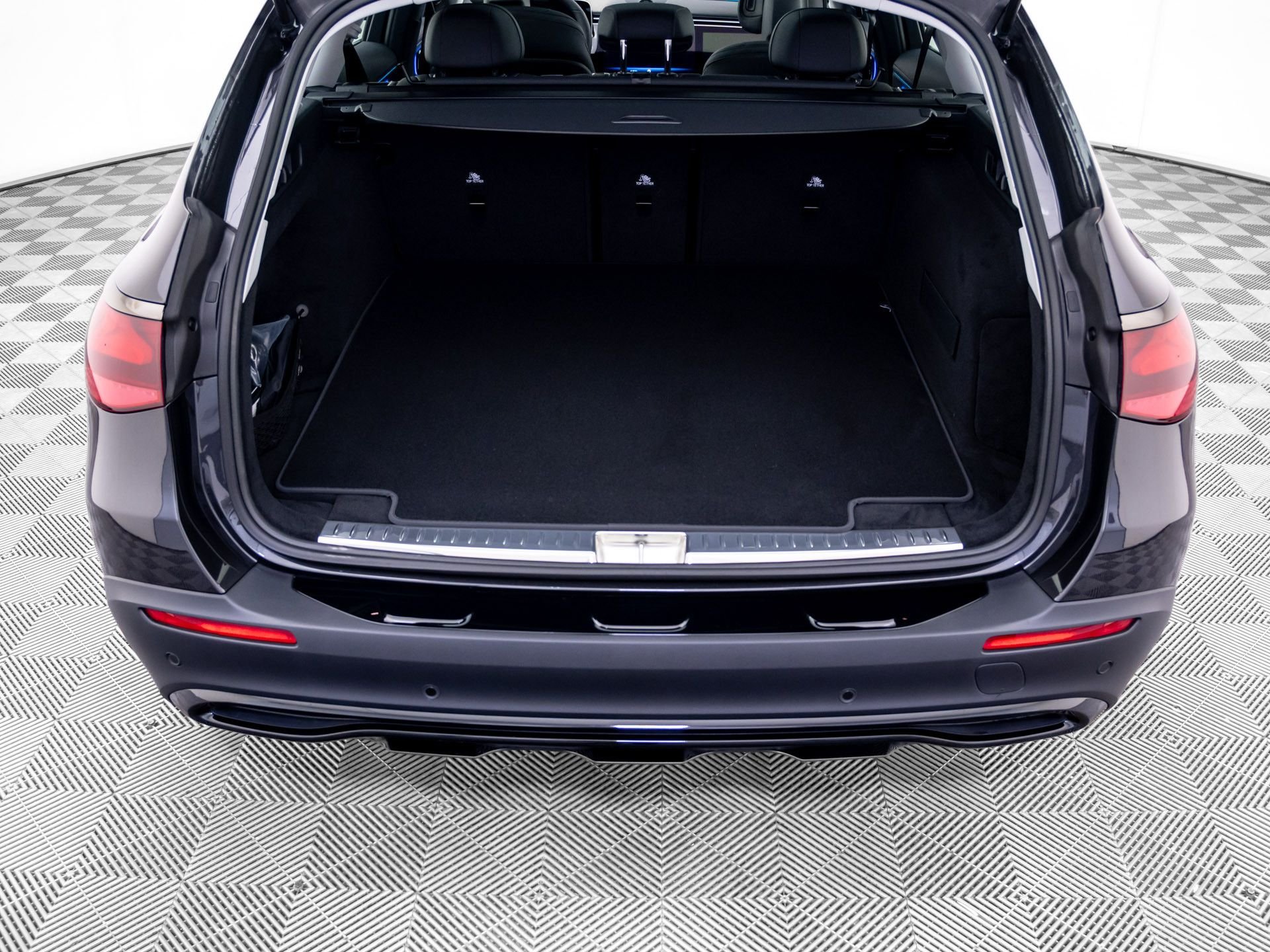 New 2027 Graphite Grey Metallic Mercedes-Benz E 450 image 34