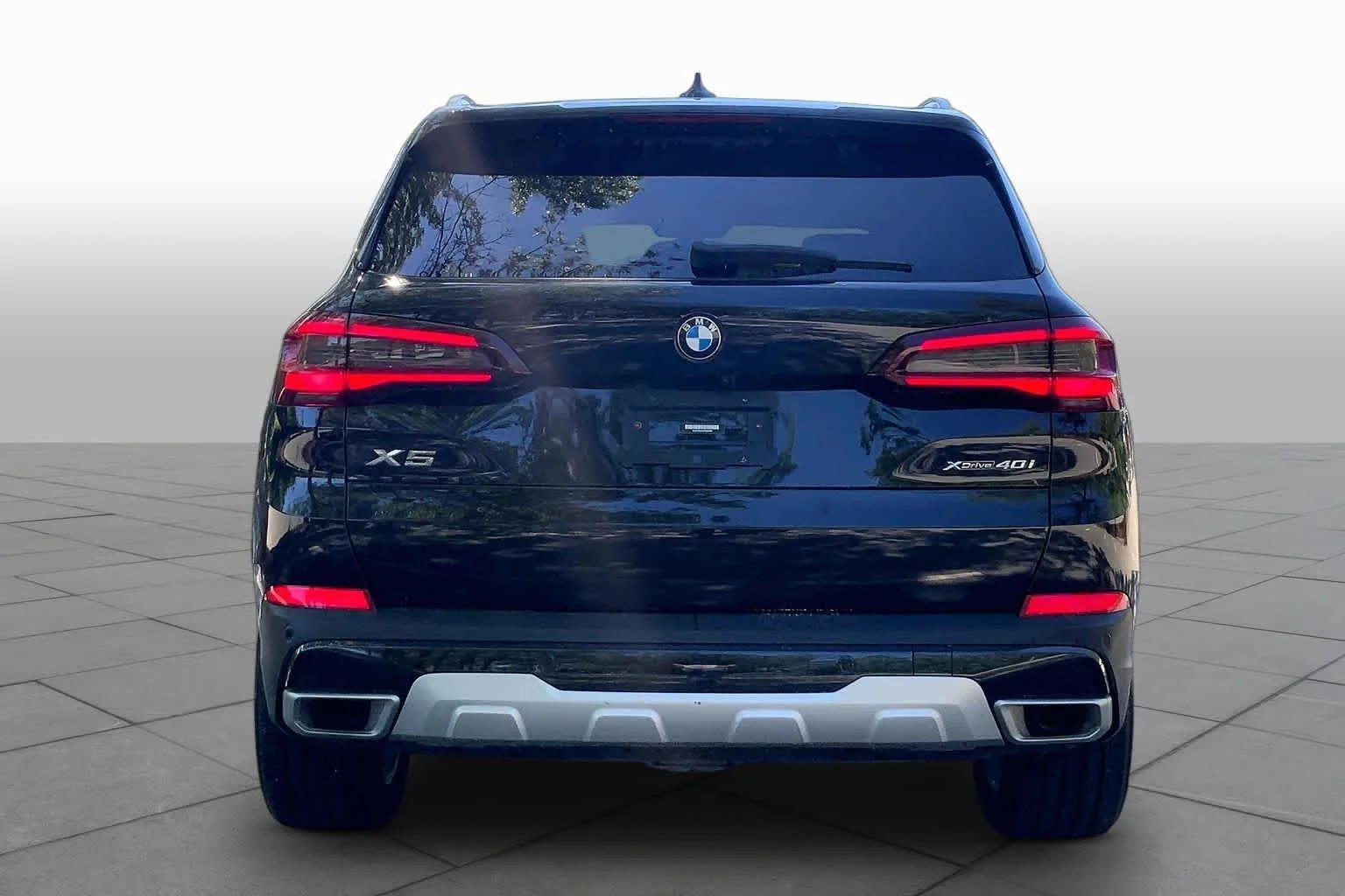 Certified Used 2023 Black Sapphire Metallic BMW xDrive40i image 4