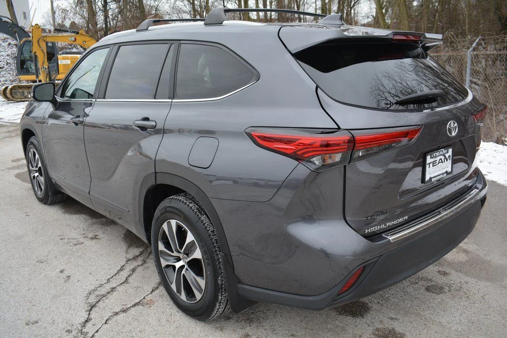 2023 Toyota Highlander XLE - Photo 7