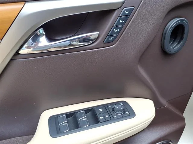 Used 2019 Satin Cashmere Metallic Lexus Base image 21