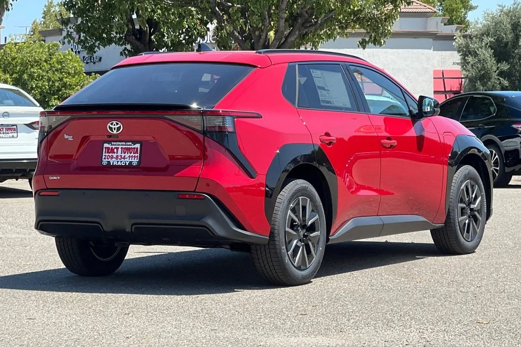 New 2026 Supersonic Red <sup>1</sup> Toyota  XLE image 5