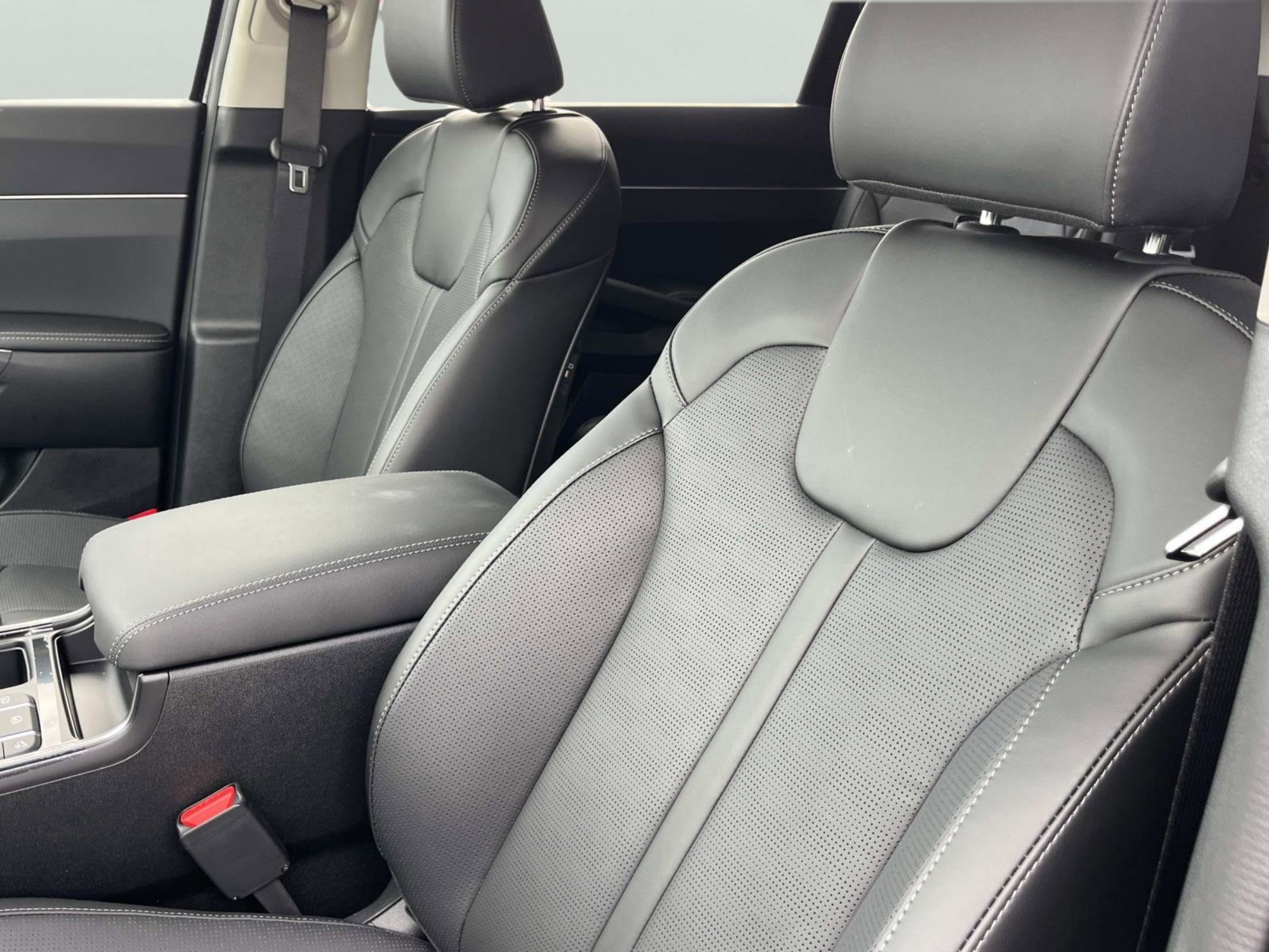 New 2026 Ebony Black Kia EX image 21