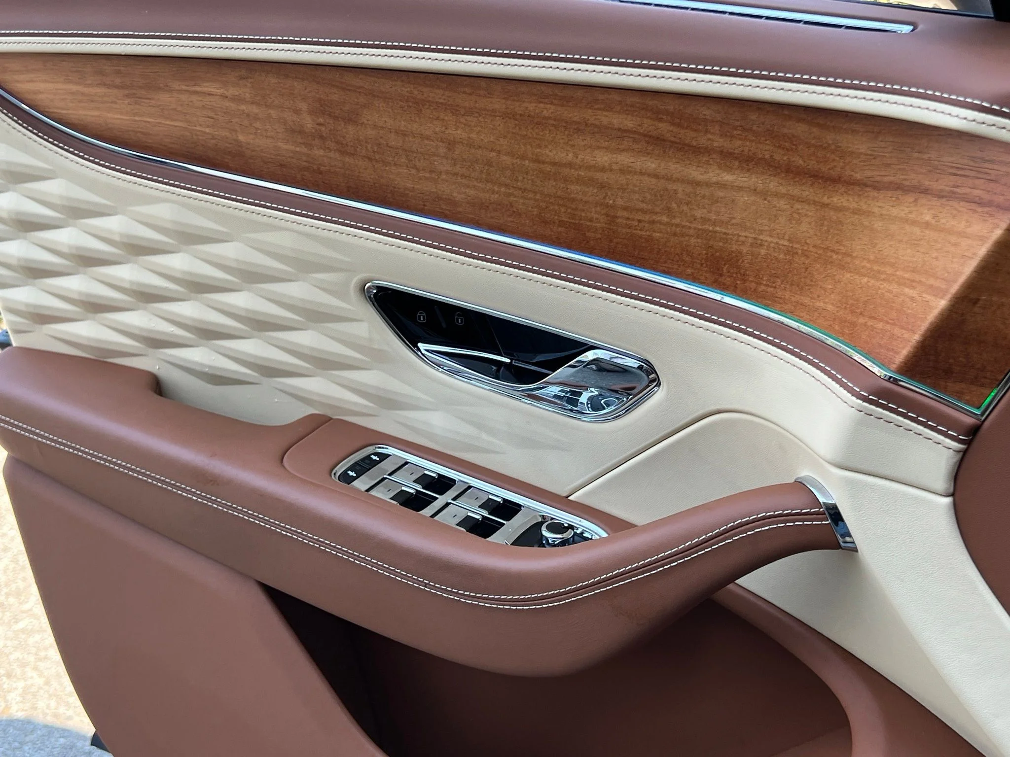 Used 2023 Gold Bentley Speed image 36